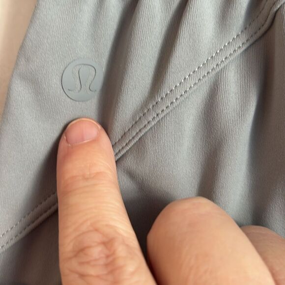 Lululemon Women’s gray Stretch High-Rise Crop pull on pants casual size 6 - GUC - Picture 14 of 15